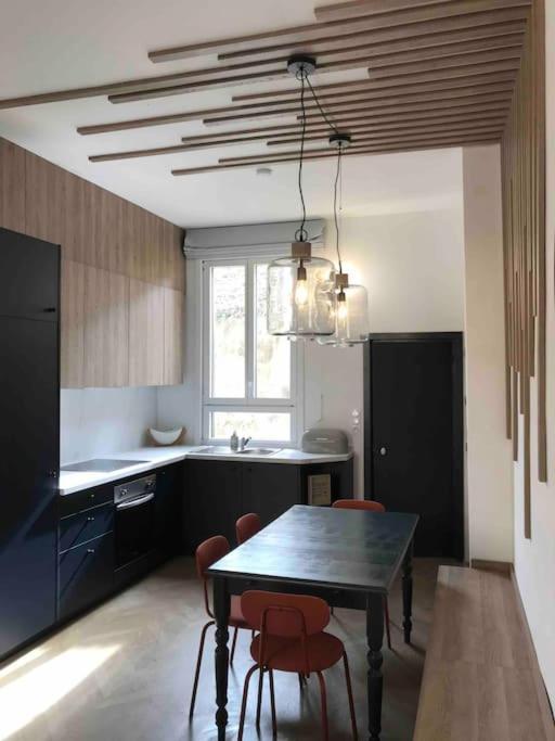 Grand Appartement En Maison De Ville Valréas Exteriör bild